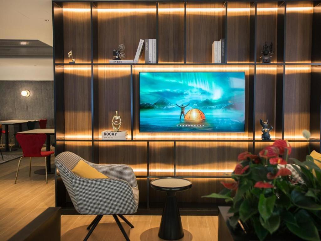 Magnotel Business New International Exhibition Center Hotel 3*