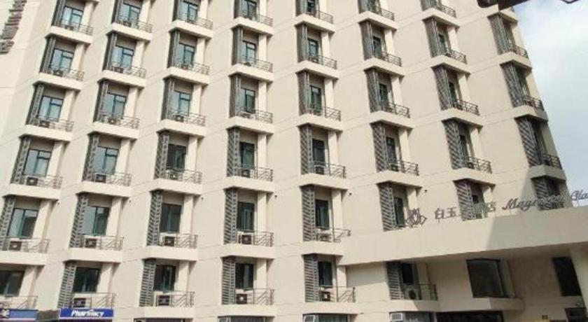 Magnotel Business New International Exhibition Center Hotel