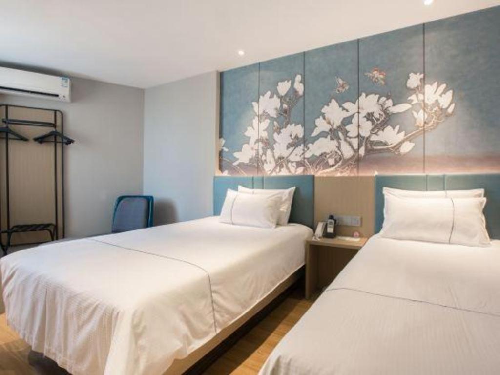 Magnotel Business New International Exhibition Center Hotel 3*