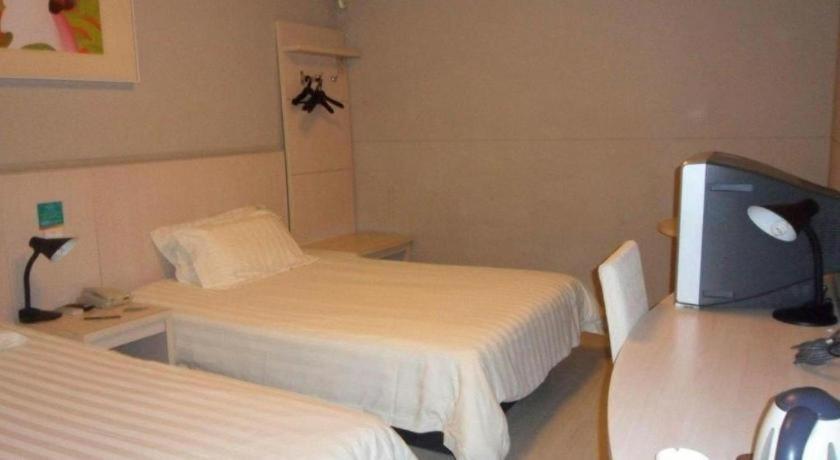 Magnotel Business New International Exhibition Center Hotel 3*