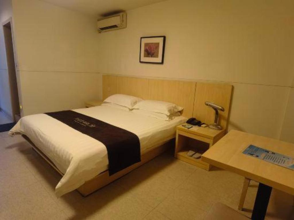 Magnotel Business New International Exhibition Center Hotel 3*